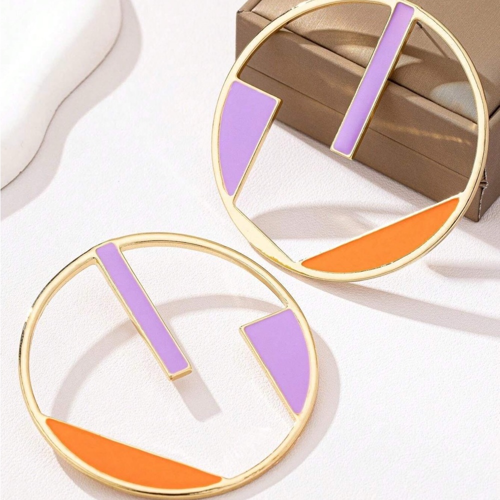 ✨NEW Hypoallergenic Gold-Tone Hoop Earrings with Purple and Red Enamel Accents - Picture 5 of 5